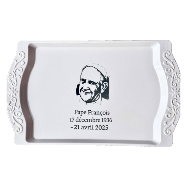 Assiette blanche avec gravure du Pape Francois